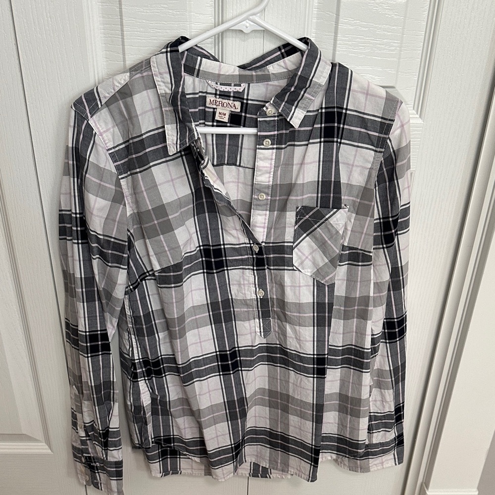 Merona women’s Casual Plaid Shirt in Black and Gray